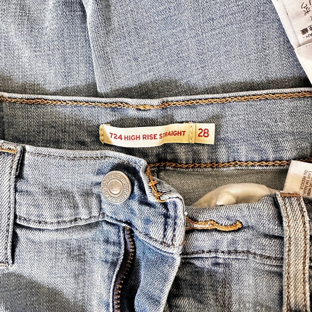 Levi’s - Picture 3 of 3